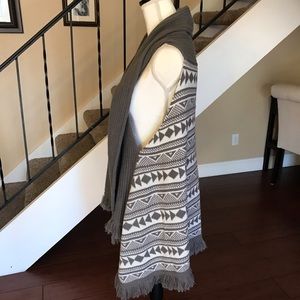 Look Jackets & Coats - Gray & White Knit Boho Tribal Fringe Vest Large Look Jackets & Coats - Gray & White Knit Boho Tribal Fringe Vest Large